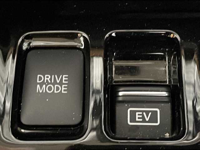 日産 キックス X ツートーンインテリアED 沖縄県 2021(令3)年 2.7万km ブリリアントホワイトパール/ピュアブラック 2トーン 県外仕入れ/禁煙車/純正８インチナビ/・ＣＤ／ＤＶＤ/・フルセグＴＶ／Ｂｌｕｅｔｏｏｔｈ/プロパイロット/アラウンドビューカメラ/レザーシート/純正１７インチアルミ　/シートヒーター/ビルトインETC/エマージェンシーブレーキ/インテリジェントルームミラー/ステアリングリモコン/スペアキー