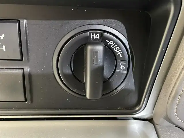 トヨタ ランドクルーザー プラド TX Lパッケージ 岩手県 2021(令3)年 5.5万km ホワイトパールクリスタルシャイン ワンオーナー/フルタイム４WD/ムーンルーフ/パノラミックビューモニター/マルチテレインモニター/本革シート/ルーフレール/トヨタセーフティセンス/プリクラッシュセーフティ/レーダークルーズコントロール/レーンディパーチャーアラート/ロードサインアシスト/オートマチックハイビーム/先行車発進告知機能/クリアランスソナー/ダウンヒルアシストコントロール/センターデフロック/パワーシート/シートヒーター/シートベンチレーション/純正ナビ/フルセグTV/ETC2.0/LEDヘッドランプ/フォグランプ/ウインドシールドデアイサー/リヤヒーターダクト/純正１９インチアルミホイール