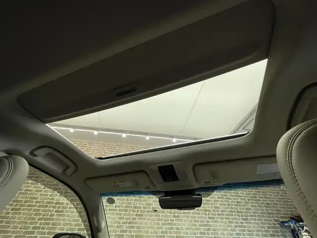 トヨタ ランドクルーザー プラド TX Lパッケージ 岩手県 2021(令3)年 5.5万km ホワイトパールクリスタルシャイン ワンオーナー/フルタイム４WD/ムーンルーフ/パノラミックビューモニター/マルチテレインモニター/本革シート/ルーフレール/トヨタセーフティセンス/プリクラッシュセーフティ/レーダークルーズコントロール/レーンディパーチャーアラート/ロードサインアシスト/オートマチックハイビーム/先行車発進告知機能/クリアランスソナー/ダウンヒルアシストコントロール/センターデフロック/パワーシート/シートヒーター/シートベンチレーション/純正ナビ/フルセグTV/ETC2.0/LEDヘッドランプ/フォグランプ/ウインドシールドデアイサー/リヤヒーターダクト/純正１９インチアルミホイール