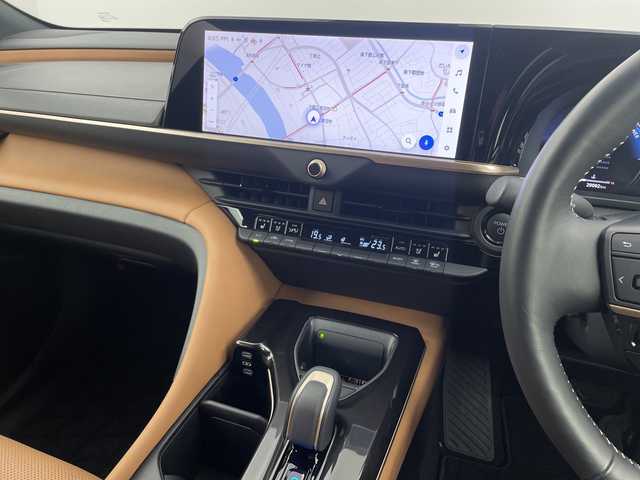 トヨタ クラウン スポーツ Z 大分県 2024(令6)年 2.9万km プレシャスホワイトパール 純正ディスプレイオーディオ（フルセグＴＶ／Ｂｌｕｅｔｏｏｔｈ）　/全方位カメラ　/トヨタセーフティーセンス　/パーキングアシスト　/パワーシート/シートヒーター/シートクーラー/電子パーキング/オートホールド/衝突軽減ブレーキ/オートハイビーム/パワーバックドア/ガラスルーフ/コーナーセンサー　/デジタルインナーミラー　/レーダークルーズコントロール