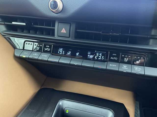 トヨタ クラウン スポーツ Z 大分県 2024(令6)年 2.9万km プレシャスホワイトパール 純正ディスプレイオーディオ（フルセグＴＶ／Ｂｌｕｅｔｏｏｔｈ）　/全方位カメラ　/トヨタセーフティーセンス　/パーキングアシスト　/パワーシート/シートヒーター/シートクーラー/電子パーキング/オートホールド/衝突軽減ブレーキ/オートハイビーム/パワーバックドア/ガラスルーフ/コーナーセンサー　/デジタルインナーミラー　/レーダークルーズコントロール