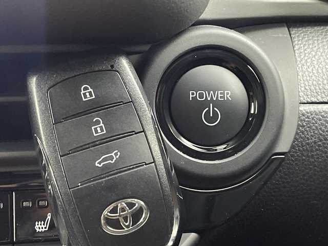 トヨタ クラウン スポーツ Z 大分県 2024(令6)年 2.9万km プレシャスホワイトパール 純正ディスプレイオーディオ（フルセグＴＶ／Ｂｌｕｅｔｏｏｔｈ）　/全方位カメラ　/トヨタセーフティーセンス　/パーキングアシスト　/パワーシート/シートヒーター/シートクーラー/電子パーキング/オートホールド/衝突軽減ブレーキ/オートハイビーム/パワーバックドア/ガラスルーフ/コーナーセンサー　/デジタルインナーミラー　/レーダークルーズコントロール