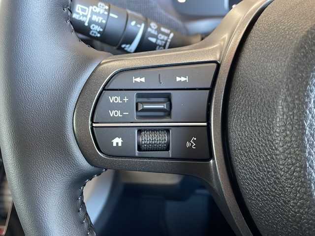 ホンダ フリード ハイブリット e:HEV AIR EX 静岡県 2025(令7)年 0.1千km メテオロイドグレーメタリック 純正9インチナビ/・AM/FM/・フルセグTV/・Apple Car Play/・Android Auto/・Bluetooth/ホンダセンシング/●衝突軽減ブレーキ（CMBS）/●先行車発進お知らせ機能/●歩行者事故低減ステアリング/●路外逸脱抑制機能/●標識認識機能/●渋滞追従機能付アダプティブクルーズコントロール/●車線維持支援システム/●トラフィックジャムアシスト（渋滞運転支援機能）/●誤発進抑制機能/●後方誤発進抑制機能/●近距離衝突軽減ブレーキ/●急アクセル抑制機能/●パーキングセンサーシステム/●オートハイビーム●/主要装備/・バックカメラ/・クリアランスソナー/・両側パワスラ/・ビルトインＥＴＣ/・電動パーキング/・リアクーラー/・サイドカーテンエアバッグ/・前席シートヒーター/・純正フロアマット/・純正アルミ