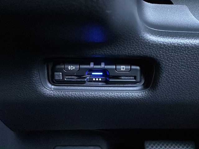 ホンダ フリード ハイブリット e:HEV AIR EX 静岡県 2025(令7)年 0.1千km メテオロイドグレーメタリック 純正9インチナビ/・AM/FM/・フルセグTV/・Apple Car Play/・Android Auto/・Bluetooth/ホンダセンシング/●衝突軽減ブレーキ（CMBS）/●先行車発進お知らせ機能/●歩行者事故低減ステアリング/●路外逸脱抑制機能/●標識認識機能/●渋滞追従機能付アダプティブクルーズコントロール/●車線維持支援システム/●トラフィックジャムアシスト（渋滞運転支援機能）/●誤発進抑制機能/●後方誤発進抑制機能/●近距離衝突軽減ブレーキ/●急アクセル抑制機能/●パーキングセンサーシステム/●オートハイビーム●/主要装備/・バックカメラ/・クリアランスソナー/・両側パワスラ/・ビルトインＥＴＣ/・電動パーキング/・リアクーラー/・サイドカーテンエアバッグ/・前席シートヒーター/・純正フロアマット/・純正アルミ