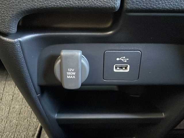 ホンダ フリード ハイブリット e:HEV AIR EX 静岡県 2025(令7)年 0.1千km メテオロイドグレーメタリック 純正9インチナビ/・AM/FM/・フルセグTV/・Apple Car Play/・Android Auto/・Bluetooth/ホンダセンシング/●衝突軽減ブレーキ（CMBS）/●先行車発進お知らせ機能/●歩行者事故低減ステアリング/●路外逸脱抑制機能/●標識認識機能/●渋滞追従機能付アダプティブクルーズコントロール/●車線維持支援システム/●トラフィックジャムアシスト（渋滞運転支援機能）/●誤発進抑制機能/●後方誤発進抑制機能/●近距離衝突軽減ブレーキ/●急アクセル抑制機能/●パーキングセンサーシステム/●オートハイビーム●/主要装備/・バックカメラ/・クリアランスソナー/・両側パワスラ/・ビルトインＥＴＣ/・電動パーキング/・リアクーラー/・サイドカーテンエアバッグ/・前席シートヒーター/・純正フロアマット/・純正アルミ