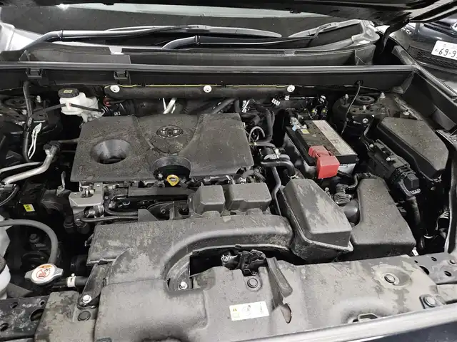 トヨタ ＲＡＶ４ G Zパッケージ 香川県 2023(令5)年 7.3万km アティチュードブラックマイカ 4WD/ワンオーナー/純正10.5型ナビ/フルセグTV/ハンズフリーパワーバックドア/パノラミックビューモニター/ビルトインETC2.0/デジタルインナーミラー/レーダークルーズコントロール/セーフティセンス/・衝突被害軽減ブレーキ/・車線逸脱防止支援システム/・カーブ速度抑制機能/・ドライバー異常時対応システム/LEDヘッドランプ/革巻きステアリング/ステアリングヒーター/ブラック合皮シート/運転席パワーシート/前席シートヒーター/ベンチレーション/純正19インチアルミホイール/スマートキー/プッシュエンジンスタート/禁煙車