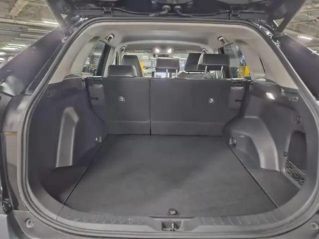 トヨタ ＲＡＶ４ G Zパッケージ 香川県 2023(令5)年 7.3万km アティチュードブラックマイカ 4WD/ワンオーナー/純正10.5型ナビ/フルセグTV/ハンズフリーパワーバックドア/パノラミックビューモニター/ビルトインETC2.0/デジタルインナーミラー/レーダークルーズコントロール/セーフティセンス/・衝突被害軽減ブレーキ/・車線逸脱防止支援システム/・カーブ速度抑制機能/・ドライバー異常時対応システム/LEDヘッドランプ/革巻きステアリング/ステアリングヒーター/ブラック合皮シート/運転席パワーシート/前席シートヒーター/ベンチレーション/純正19インチアルミホイール/スマートキー/プッシュエンジンスタート/禁煙車