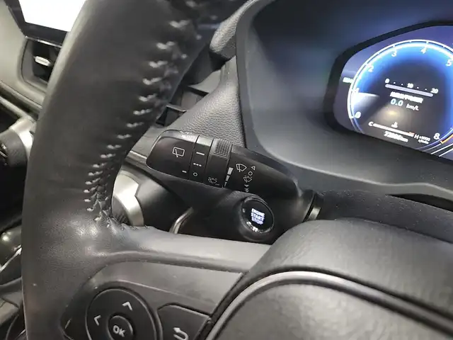 トヨタ ＲＡＶ４ G Zパッケージ 香川県 2023(令5)年 7.3万km アティチュードブラックマイカ 4WD/ワンオーナー/純正10.5型ナビ/フルセグTV/ハンズフリーパワーバックドア/パノラミックビューモニター/ビルトインETC2.0/デジタルインナーミラー/レーダークルーズコントロール/セーフティセンス/・衝突被害軽減ブレーキ/・車線逸脱防止支援システム/・カーブ速度抑制機能/・ドライバー異常時対応システム/LEDヘッドランプ/革巻きステアリング/ステアリングヒーター/ブラック合皮シート/運転席パワーシート/前席シートヒーター/ベンチレーション/純正19インチアルミホイール/スマートキー/プッシュエンジンスタート/禁煙車