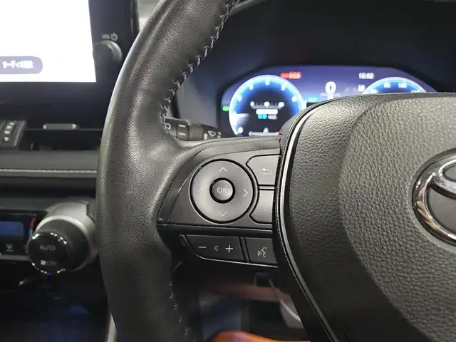 トヨタ ＲＡＶ４ G Zパッケージ 香川県 2023(令5)年 7.3万km アティチュードブラックマイカ 4WD/ワンオーナー/純正10.5型ナビ/フルセグTV/ハンズフリーパワーバックドア/パノラミックビューモニター/ビルトインETC2.0/デジタルインナーミラー/レーダークルーズコントロール/セーフティセンス/・衝突被害軽減ブレーキ/・車線逸脱防止支援システム/・カーブ速度抑制機能/・ドライバー異常時対応システム/LEDヘッドランプ/革巻きステアリング/ステアリングヒーター/ブラック合皮シート/運転席パワーシート/前席シートヒーター/ベンチレーション/純正19インチアルミホイール/スマートキー/プッシュエンジンスタート/禁煙車