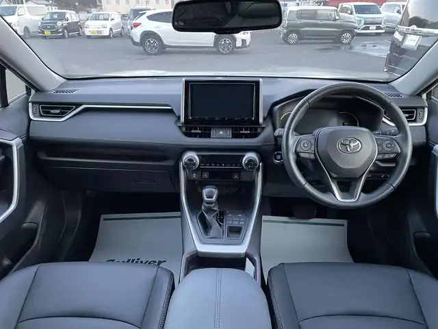 トヨタ ＲＡＶ４ G 岩手県 2021(令3)年 2.1万km ホワイトパールクリスタルシャイン 純正9インチSDナビ/AM/FM/CD/Bluetooth/フルセグTV/バックカメラ/ビルトインETC/レーダークルーズコントロール/衝突被害軽減ブレーキ/レーンキープアシスト/横滑り防止装置/ブラインドスポットモニター/パワーシート(運転席)/シートヒーター(運転席/助手席)/オートライト/オートハイビーム/LEDヘッドライト/フォグランプ/スマートキー/プッシュスタート/電動格納ミラー/純正18インチAW/純正フロアマット/純正ドアバイザー