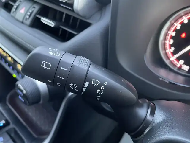 トヨタ ＲＡＶ４ G 岩手県 2021(令3)年 2.1万km ホワイトパールクリスタルシャイン 純正9インチSDナビ/AM/FM/CD/Bluetooth/フルセグTV/バックカメラ/ビルトインETC/レーダークルーズコントロール/衝突被害軽減ブレーキ/レーンキープアシスト/横滑り防止装置/ブラインドスポットモニター/パワーシート(運転席)/シートヒーター(運転席/助手席)/オートライト/オートハイビーム/LEDヘッドライト/フォグランプ/スマートキー/プッシュスタート/電動格納ミラー/純正18インチAW/純正フロアマット/純正ドアバイザー