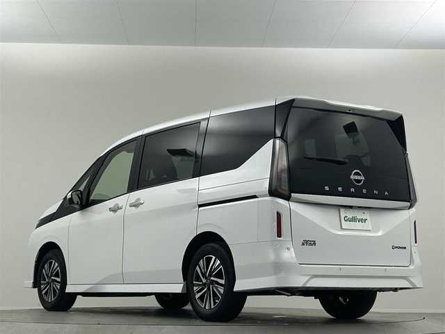 日産 セレナ e－パワー ハイウェイスター V 埼玉県 2025(令7)年 0.1万km未満 プリズムホワイト 純正１２．３型ワイドディスプレイ　ナビ機能　ＨＤＭＩ　フルセグＴＶ　ＢＴ　プロパイロット　ＢＳＭ　置くだけ充電　アラウンドビューモニター　両側パワースライドドア　デジタルインナーミラー　スペアキー