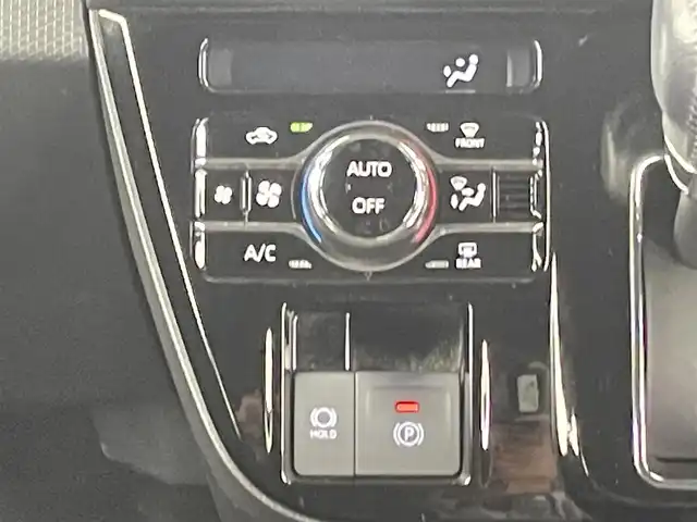 ダイハツ タント カスタム RS スタイルセレクション 千葉県 2022(令4)年 2.7万km シャイニングホワイトパール スマートアシスト/・先行車発進お知らせ機能/・車線逸脱防止アシスト/・標識認識アシスト/・レーンキープコントロール/・レーダークルーズコントロール/・クリアランスソナー/両側パワースライドドア/ミラクルオープン/スーパースライド/Panasonicメモリナビ/・型式：CN-HE01WD/・CD/DVD/Bluetooth/フルセグTV/バックカメラ/ビルトインETC/ハーフレザーシート/シートヒーター/電子パーキングブレーキ/革巻きステアリング/ステアリングスイッチ/オートライト/・LEDヘッドライト/・LEDフォグランプ/・シーケンシャルウィンカー/・電動格納ミラー/・ブレーキホールド/アイドリングストップ/純正15インチアルミホイール/純正フロアマット/純正ドアバイザー/禁煙車