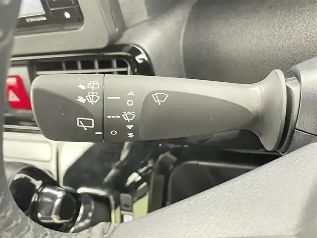 ダイハツ タント カスタム RS スタイルセレクション 千葉県 2022(令4)年 2.7万km シャイニングホワイトパール スマートアシスト/・先行車発進お知らせ機能/・車線逸脱防止アシスト/・標識認識アシスト/・レーンキープコントロール/・レーダークルーズコントロール/・クリアランスソナー/両側パワースライドドア/ミラクルオープン/スーパースライド/Panasonicメモリナビ/・型式：CN-HE01WD/・CD/DVD/Bluetooth/フルセグTV/バックカメラ/ビルトインETC/ハーフレザーシート/シートヒーター/電子パーキングブレーキ/革巻きステアリング/ステアリングスイッチ/オートライト/・LEDヘッドライト/・LEDフォグランプ/・シーケンシャルウィンカー/・電動格納ミラー/・ブレーキホールド/アイドリングストップ/純正15インチアルミホイール/純正フロアマット/純正ドアバイザー/禁煙車