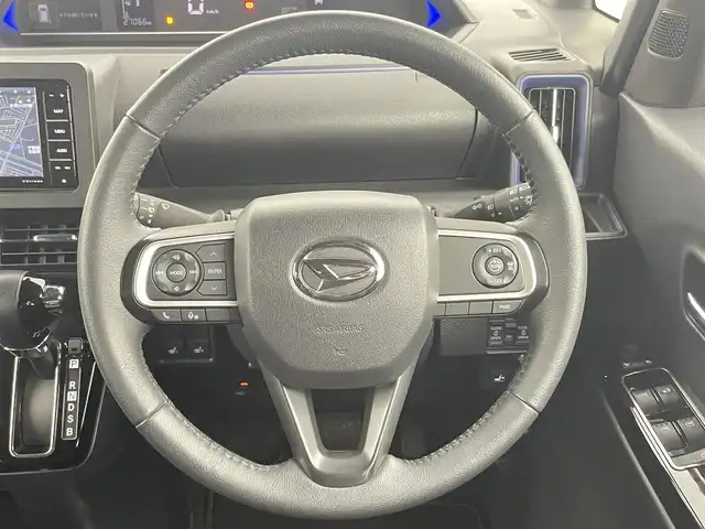 ダイハツ タント カスタム RS スタイルセレクション 千葉県 2022(令4)年 2.7万km シャイニングホワイトパール スマートアシスト/・先行車発進お知らせ機能/・車線逸脱防止アシスト/・標識認識アシスト/・レーンキープコントロール/・レーダークルーズコントロール/・クリアランスソナー/両側パワースライドドア/ミラクルオープン/スーパースライド/Panasonicメモリナビ/・型式：CN-HE01WD/・CD/DVD/Bluetooth/フルセグTV/バックカメラ/ビルトインETC/ハーフレザーシート/シートヒーター/電子パーキングブレーキ/革巻きステアリング/ステアリングスイッチ/オートライト/・LEDヘッドライト/・LEDフォグランプ/・シーケンシャルウィンカー/・電動格納ミラー/・ブレーキホールド/アイドリングストップ/純正15インチアルミホイール/純正フロアマット/純正ドアバイザー/禁煙車