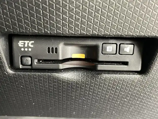 ダイハツ タント カスタム RS スタイルセレクション 千葉県 2022(令4)年 2.7万km シャイニングホワイトパール スマートアシスト/・先行車発進お知らせ機能/・車線逸脱防止アシスト/・標識認識アシスト/・レーンキープコントロール/・レーダークルーズコントロール/・クリアランスソナー/両側パワースライドドア/ミラクルオープン/スーパースライド/Panasonicメモリナビ/・型式：CN-HE01WD/・CD/DVD/Bluetooth/フルセグTV/バックカメラ/ビルトインETC/ハーフレザーシート/シートヒーター/電子パーキングブレーキ/革巻きステアリング/ステアリングスイッチ/オートライト/・LEDヘッドライト/・LEDフォグランプ/・シーケンシャルウィンカー/・電動格納ミラー/・ブレーキホールド/アイドリングストップ/純正15インチアルミホイール/純正フロアマット/純正ドアバイザー/禁煙車