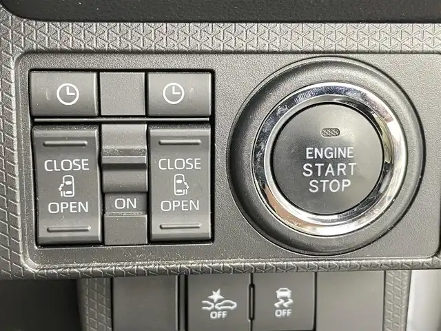 ダイハツ タント カスタム RS スタイルセレクション 千葉県 2022(令4)年 2.7万km シャイニングホワイトパール スマートアシスト/・先行車発進お知らせ機能/・車線逸脱防止アシスト/・標識認識アシスト/・レーンキープコントロール/・レーダークルーズコントロール/・クリアランスソナー/両側パワースライドドア/ミラクルオープン/スーパースライド/Panasonicメモリナビ/・型式：CN-HE01WD/・CD/DVD/Bluetooth/フルセグTV/バックカメラ/ビルトインETC/ハーフレザーシート/シートヒーター/電子パーキングブレーキ/革巻きステアリング/ステアリングスイッチ/オートライト/・LEDヘッドライト/・LEDフォグランプ/・シーケンシャルウィンカー/・電動格納ミラー/・ブレーキホールド/アイドリングストップ/純正15インチアルミホイール/純正フロアマット/純正ドアバイザー/禁煙車