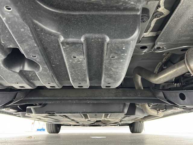 ホンダ フリード G ホンダセンシング 三重県 2021(令3)年 3.9万km プラチナホワイトパール ホンダセンシング/衝突軽減ブレーキ/横滑り防止装置/車線維持支援システム/盗難防止装置/社外8インチメモリーナビ/Bluetooth/CD/DVD/バックカメラ/純正前後ドライブレコーダー/純正ビルトインETC/レーダークルーズコントロール/運転席シートヒーター/助手席シートヒーター/両側パワースライドドア/オートAC/アイドリングストップ/ステアリングスイッチ