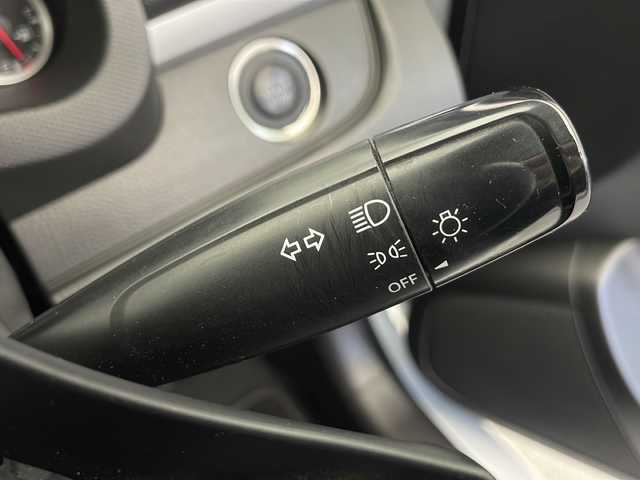 スズキ スイフト XS 長野県 2011(平23)年 6.8万km スノーホワイトパール SDナビ(QY-7150S-A)CD&SD&AM&FM&ワンセグ/純正ビルトインETC/クルーズコントロール/ステアリングスイッチ/パドルシフト/フォグランプ/電動格納ミラー/ヘッドライトレベライザー/ドアバイザー/純正16インチアルミホイール装着/シートリフター/スマートキー/プッシュスタート/スペアキー1本