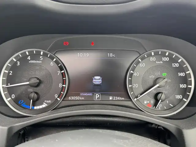 日産 スカイライン ハイブリッド GT タイプSP 兵庫県 2020(令2)年 6.3万km ブリリアントホワイトパール 純正ナビ/サンルーフ/全方位モニター/フルセグTV/Bluetooth接続可/ビルトインETC2.0/ドライブレコーダー/レーダークルーズコントロール/黒革シート/シートヒーター/パワーシート/リバース連動ドアミラー/純正19インチAW