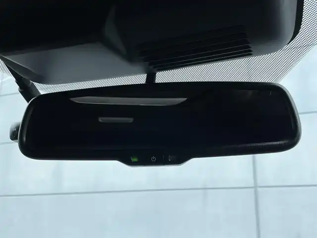三菱 アウトランダー ＰＨＥＶ P 千葉県 2022(令4)年 2.3万km ホワイトダイヤモンド BOSEサウンド/eアシスト/　衝突軽減ブレーキ/レーンキープアシスト/　レーダークルーズコントロール/ヘッドアップディスプレイ/　クリアランスソナー/ブラインドスポットモニター/純正メーカーディスプレイナビ/　フルセグ/BT/USB/カープレイ/全方位カメラ/パドルシフト/ETC2.0/ステアリングスイッチ/ワイヤレス充電/100V電源/アイドリングストップ/ハンズフリーパワーバックドア/レザーシート/パワーシート(D/N席)/D/N席2メモリシート/シートヒーター(D/N席)/スマートキー/プッシュスタート/LEDヘッドライト/オートライト/アダプティブヘッドライト/フォグライト/純正フロアマット