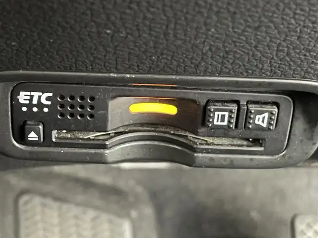 ホンダ ヴェゼル ハイブリッド Z ホンダセンシング 熊本県 2018(平30)年 6.9万km クリスタルブラックパール 禁煙車　/純正j9インチナビ（ＣＤ・ＤＶＤ・フルセグ・ＢＴ・ＳＤ）/バックカメラ　/純正前方ドライブレコーダー　/ビルトインＥＴＣ　/ホンダセンシング/・衝突軽減ブレーキ/・レーンキープアシスト/・アダブティブクルーズコントロール/横滑り防止/前席シートヒーター/ブラウンコンビシート/パドルシフト/純正フロアマット/純正１７インチAW/オートライト/LEDヘッドライト/フォグライト/スマートキー/プッシュスタート/スペアキー1本/保証書/取扱説明書