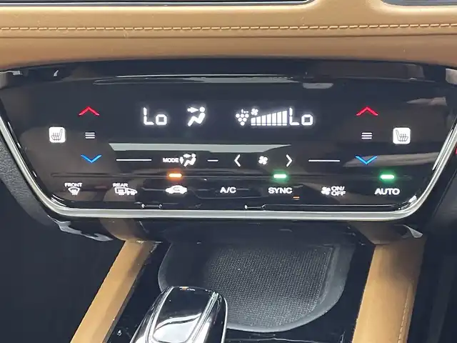 ホンダ ヴェゼル ハイブリッド Z ホンダセンシング 熊本県 2018(平30)年 6.9万km クリスタルブラックパール 禁煙車　/純正j9インチナビ（ＣＤ・ＤＶＤ・フルセグ・ＢＴ・ＳＤ）/バックカメラ　/純正前方ドライブレコーダー　/ビルトインＥＴＣ　/ホンダセンシング/・衝突軽減ブレーキ/・レーンキープアシスト/・アダブティブクルーズコントロール/横滑り防止/前席シートヒーター/ブラウンコンビシート/パドルシフト/純正フロアマット/純正１７インチAW/オートライト/LEDヘッドライト/フォグライト/スマートキー/プッシュスタート/スペアキー1本/保証書/取扱説明書