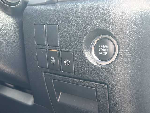 トヨタ アルファード S タイプゴールド 佐賀県 2020(令2)年 5.5万km ホワイトパールクリスタルシャイン /純正9型ディスプレイオーディオ【ナビ機能付】//Bluetooth//バックカメラ//ビルトインETC//両側パワースライドドア//パワーバックドア//ハーフレザーシート//オットマン//コーナーセンサー //三眼LEDヘッドライト//シーケンシャルターンランプ//純正18インチアルミ//フロアマット//ドアバイザー//新車保証書//トヨタセーフティセンス