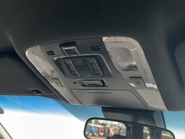 トヨタ アルファード S タイプゴールド 佐賀県 2020(令2)年 5.5万km ホワイトパールクリスタルシャイン /純正9型ディスプレイオーディオ【ナビ機能付】//Bluetooth//バックカメラ//ビルトインETC//両側パワースライドドア//パワーバックドア//ハーフレザーシート//オットマン//コーナーセンサー //三眼LEDヘッドライト//シーケンシャルターンランプ//純正18インチアルミ//フロアマット//ドアバイザー//新車保証書//トヨタセーフティセンス