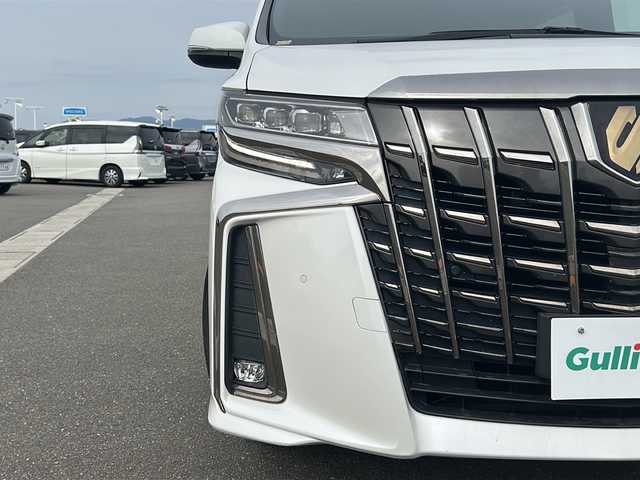 トヨタ アルファード S タイプゴールド 佐賀県 2020(令2)年 5.5万km ホワイトパールクリスタルシャイン /純正9型ディスプレイオーディオ【ナビ機能付】//Bluetooth//バックカメラ//ビルトインETC//両側パワースライドドア//パワーバックドア//ハーフレザーシート//オットマン//コーナーセンサー //三眼LEDヘッドライト//シーケンシャルターンランプ//純正18インチアルミ//フロアマット//ドアバイザー//新車保証書//トヨタセーフティセンス