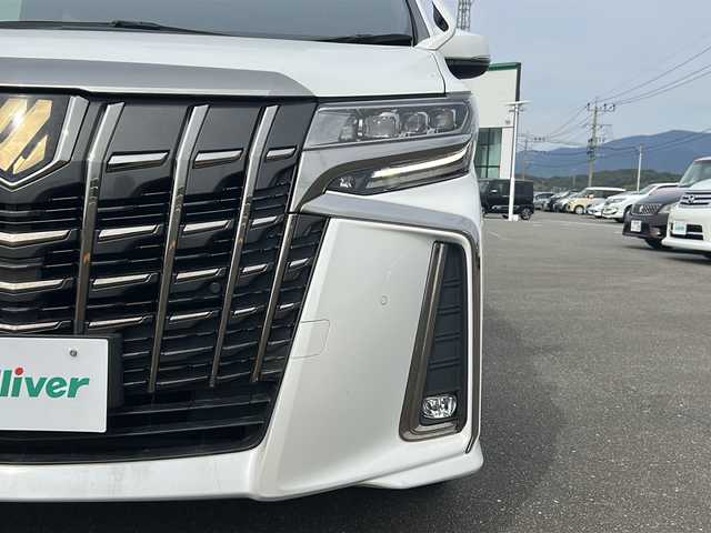 トヨタ アルファード S タイプゴールド 佐賀県 2020(令2)年 5.5万km ホワイトパールクリスタルシャイン /純正9型ディスプレイオーディオ【ナビ機能付】//Bluetooth//バックカメラ//ビルトインETC//両側パワースライドドア//パワーバックドア//ハーフレザーシート//オットマン//コーナーセンサー //三眼LEDヘッドライト//シーケンシャルターンランプ//純正18インチアルミ//フロアマット//ドアバイザー//新車保証書//トヨタセーフティセンス