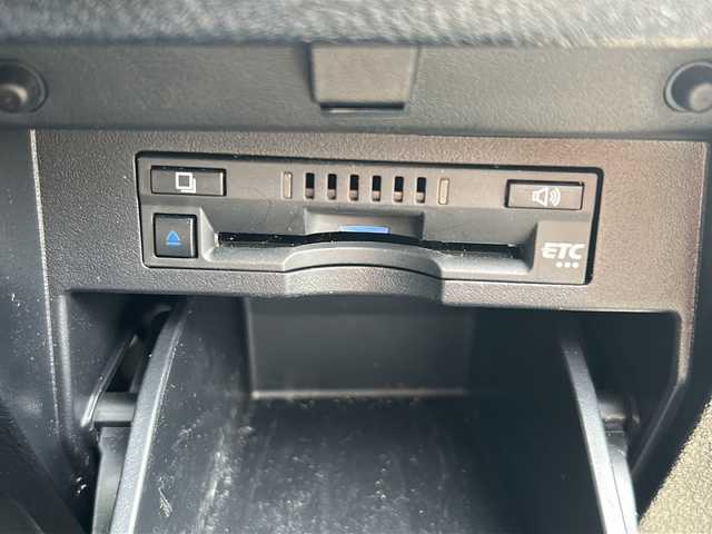 トヨタ アルファード S タイプゴールド 佐賀県 2020(令2)年 5.5万km ホワイトパールクリスタルシャイン /純正9型ディスプレイオーディオ【ナビ機能付】//Bluetooth//バックカメラ//ビルトインETC//両側パワースライドドア//パワーバックドア//ハーフレザーシート//オットマン//コーナーセンサー //三眼LEDヘッドライト//シーケンシャルターンランプ//純正18インチアルミ//フロアマット//ドアバイザー//新車保証書//トヨタセーフティセンス