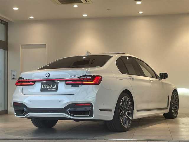 ＢＭＷ ７４０ｉ Mスポーツ 愛知県 2020(令2)年 1.7万km ミネラルホワイト サンルーフ　/ＨＵＤ　/ｈ／ｒサウンド　/レザーシート　/ライブコクピット　/純正ナビ　/Ｂｌｕｅｔｏｏｔｈ　/フルセグＴＶ　/３６０度カメラ　/レザーライト　/ベンチレーション　/マッサージシート　/ドライビングアシスタントプロフェッショナル/ＡＣＣ　/ＢＳＭ/LKA/アンビエントライト　/アクティブステアリング/プッシュスタート