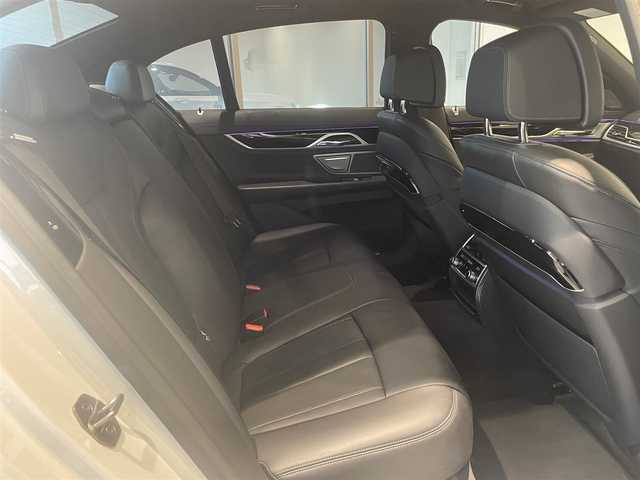 ＢＭＷ ７４０ｉ Mスポーツ 愛知県 2020(令2)年 1.7万km ミネラルホワイト サンルーフ　/ＨＵＤ　/ｈ／ｒサウンド　/レザーシート　/ライブコクピット　/純正ナビ　/Ｂｌｕｅｔｏｏｔｈ　/フルセグＴＶ　/３６０度カメラ　/レザーライト　/ベンチレーション　/マッサージシート　/ドライビングアシスタントプロフェッショナル/ＡＣＣ　/ＢＳＭ/LKA/アンビエントライト　/アクティブステアリング/プッシュスタート