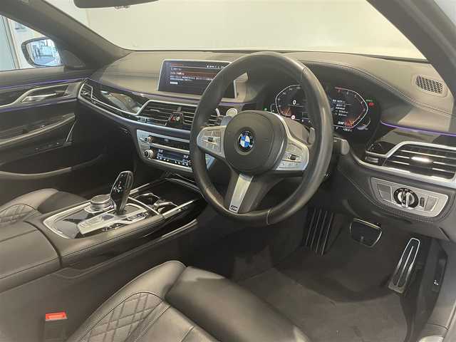 ＢＭＷ ７４０ｉ Mスポーツ 愛知県 2020(令2)年 1.7万km ミネラルホワイト サンルーフ　/ＨＵＤ　/ｈ／ｒサウンド　/レザーシート　/ライブコクピット　/純正ナビ　/Ｂｌｕｅｔｏｏｔｈ　/フルセグＴＶ　/３６０度カメラ　/レザーライト　/ベンチレーション　/マッサージシート　/ドライビングアシスタントプロフェッショナル/ＡＣＣ　/ＢＳＭ/LKA/アンビエントライト　/アクティブステアリング/プッシュスタート