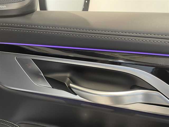 ＢＭＷ ７４０ｉ Mスポーツ 愛知県 2020(令2)年 1.7万km ミネラルホワイト サンルーフ　/ＨＵＤ　/ｈ／ｒサウンド　/レザーシート　/ライブコクピット　/純正ナビ　/Ｂｌｕｅｔｏｏｔｈ　/フルセグＴＶ　/３６０度カメラ　/レザーライト　/ベンチレーション　/マッサージシート　/ドライビングアシスタントプロフェッショナル/ＡＣＣ　/ＢＳＭ/LKA/アンビエントライト　/アクティブステアリング/プッシュスタート