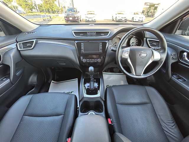 日産 エクストレイル 20X エマージェンシーブレーキ 道央・札幌 2017(平29)年 2.6万km ダイヤモンドブラック ・４WD/・寒冷地仕様/・純正メモリナビ/・CD/DVD/BT/USB/SD/iPod/・フルセグテレビ/・バックカメラ/・前方ドライブレコーダー/・ETC/・衝突軽減ブレーキ/・横滑り防止装置/・レーンキープアシスト/・アイドリングストップ/・ダウンヒルアシストコントロール/・前後コーナーセンサー/・カブロンシート/・D＋N席シートヒーター/・LEDヘッドライト/・プッシュスタート/・スマートキー/・スペアキー/・保証書・取扱説明書