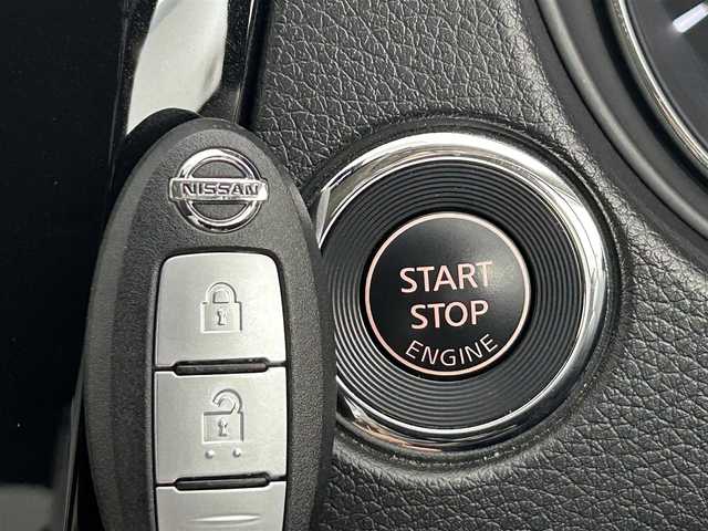 日産 エクストレイル 20X エマージェンシーブレーキ 道央・札幌 2017(平29)年 2.6万km ダイヤモンドブラック ・４WD/・寒冷地仕様/・純正メモリナビ/・CD/DVD/BT/USB/SD/iPod/・フルセグテレビ/・バックカメラ/・前方ドライブレコーダー/・ETC/・衝突軽減ブレーキ/・横滑り防止装置/・レーンキープアシスト/・アイドリングストップ/・ダウンヒルアシストコントロール/・前後コーナーセンサー/・カブロンシート/・D＋N席シートヒーター/・LEDヘッドライト/・プッシュスタート/・スマートキー/・スペアキー/・保証書・取扱説明書