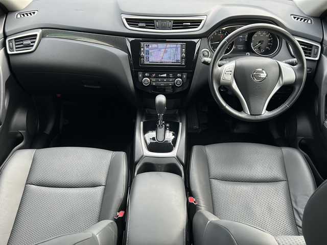日産 エクストレイル 20X エマージェンシーブレーキ 石川県 2017(平29)年 2.6万km ダイヤモンドブラック ・４WD/・寒冷地仕様/・純正メモリナビ/・CD/DVD/BT/USB/SD/iPod/・フルセグテレビ/・バックカメラ/・前方ドライブレコーダー/・ETC/・衝突軽減ブレーキ/・横滑り防止装置/・レーンキープアシスト/・アイドリングストップ/・ダウンヒルアシストコントロール/・前後コーナーセンサー/・カブロンシート/・D＋N席シートヒーター/・LEDヘッドライト/・プッシュスタート/・スマートキー/・スペアキー/・保証書・取扱説明書