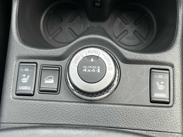 日産 エクストレイル 20X エマージェンシーブレーキ 石川県 2017(平29)年 2.6万km ダイヤモンドブラック ・４WD/・寒冷地仕様/・純正メモリナビ/・CD/DVD/BT/USB/SD/iPod/・フルセグテレビ/・バックカメラ/・前方ドライブレコーダー/・ETC/・衝突軽減ブレーキ/・横滑り防止装置/・レーンキープアシスト/・アイドリングストップ/・ダウンヒルアシストコントロール/・前後コーナーセンサー/・カブロンシート/・D＋N席シートヒーター/・LEDヘッドライト/・プッシュスタート/・スマートキー/・スペアキー/・保証書・取扱説明書