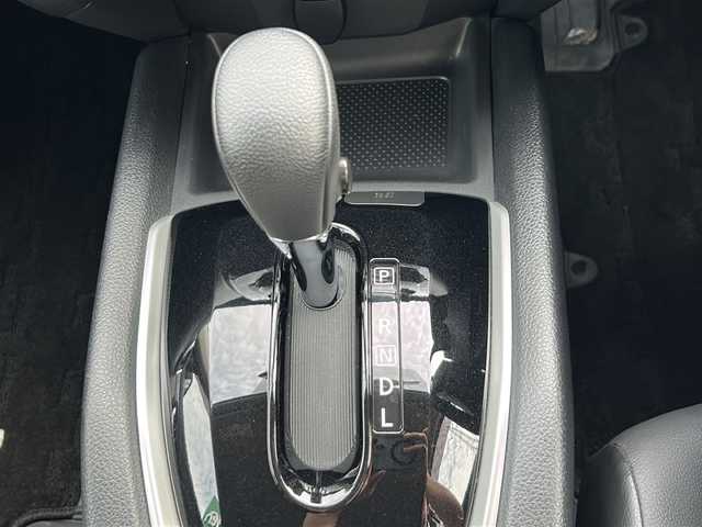 日産 エクストレイル 20X エマージェンシーブレーキ 石川県 2017(平29)年 2.6万km ダイヤモンドブラック ・４WD/・寒冷地仕様/・純正メモリナビ/・CD/DVD/BT/USB/SD/iPod/・フルセグテレビ/・バックカメラ/・前方ドライブレコーダー/・ETC/・衝突軽減ブレーキ/・横滑り防止装置/・レーンキープアシスト/・アイドリングストップ/・ダウンヒルアシストコントロール/・前後コーナーセンサー/・カブロンシート/・D＋N席シートヒーター/・LEDヘッドライト/・プッシュスタート/・スマートキー/・スペアキー/・保証書・取扱説明書