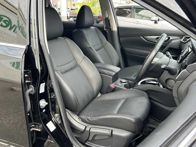 日産 エクストレイル 20X エマージェンシーブレーキ 石川県 2017(平29)年 2.6万km ダイヤモンドブラック ・４WD/・寒冷地仕様/・純正メモリナビ/・CD/DVD/BT/USB/SD/iPod/・フルセグテレビ/・バックカメラ/・前方ドライブレコーダー/・ETC/・衝突軽減ブレーキ/・横滑り防止装置/・レーンキープアシスト/・アイドリングストップ/・ダウンヒルアシストコントロール/・前後コーナーセンサー/・カブロンシート/・D＋N席シートヒーター/・LEDヘッドライト/・プッシュスタート/・スマートキー/・スペアキー/・保証書・取扱説明書