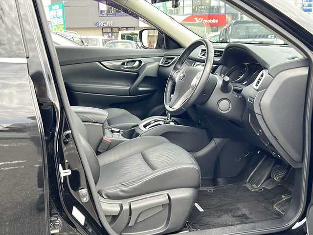 日産 エクストレイル 20X エマージェンシーブレーキ 石川県 2017(平29)年 2.6万km ダイヤモンドブラック ・４WD/・寒冷地仕様/・純正メモリナビ/・CD/DVD/BT/USB/SD/iPod/・フルセグテレビ/・バックカメラ/・前方ドライブレコーダー/・ETC/・衝突軽減ブレーキ/・横滑り防止装置/・レーンキープアシスト/・アイドリングストップ/・ダウンヒルアシストコントロール/・前後コーナーセンサー/・カブロンシート/・D＋N席シートヒーター/・LEDヘッドライト/・プッシュスタート/・スマートキー/・スペアキー/・保証書・取扱説明書