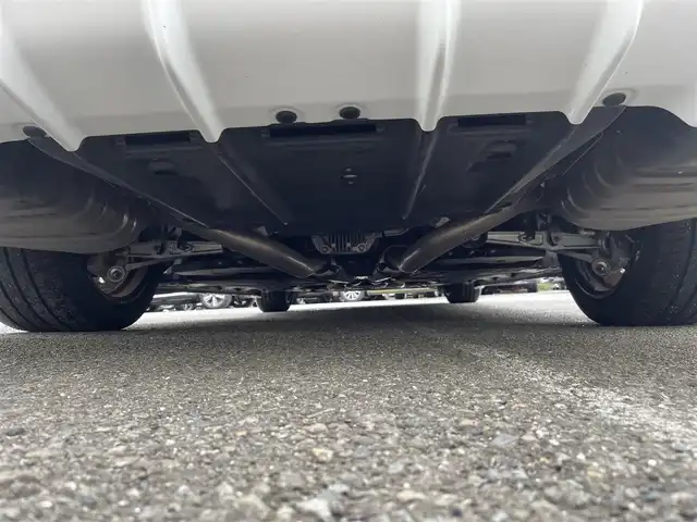 レクサス ＬＳ 500 Fスポーツ 神奈川県 2020(令2)年 2.8万km ホワイトノーヴァガラスフレーク TRDエアロ/TRDマフラー/TRD20インチAW/マークレビンソン/サンルーフ/LEXUS Safety System+A/・PCS(プリクラッシュセーフティ）/・FCTA(フロントクロストラフィックアラート）/・LAT(レーンレーシングアシスト）/・AHS(アダプティブハイビームシステム）/・RSA(ロードサインアシスト）/・レーダークルーズコントロール/・先行車発進告知機能/・ドライバー異常時対応システム/純正12.3インチナビ/・バックカメラ/全方位カメラ/・CD/BD/DVD/・フルセグTV/・Bluetooth/内装/・レクサスクライメントコンジェルジュ/・パワーシート（D席/N席）/・シートヒーター（全席）/・シートベンチレーション（D席/N席）/・シート素材（本革/ウルトラスエード）/ADS/AFS/電動リアゲート/ビルトインETC2，0/HUD/前後ドライブレコーダー/スマートキー×３/新車時手帳/取扱説明書
