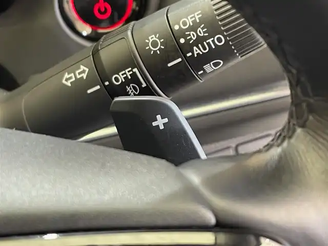 ホンダ ヴェゼル ハイブリッド e:HEV Z 岩手県 2023(令5)年 0.8万km プレミアムサンライトホワイトパール ４WD/ハンズフリーアクセスパワーテールゲート/ホンダセンシング/衝突軽減ブレーキ/踏み間違い衝突軽減システム/アダプティブクルーズコントロール/渋滞運転支援機能/レーンキープアシスト/アダプティブドライビングビーム/パーキングセンサー/ヒルディセントコントロール/減速セレクター/横滑り防止装置/オートブレーキホールド/シートヒーター/ステアリングヒーター/PTCヒーター/Pioneerディスプレイオーディオ/AppleCarPlay、AndroidAuto/バックカメラ/ETC/ドライブレコーダー/LEDヘッドライト/LEDフォグライト/純正18インチアルミホイール