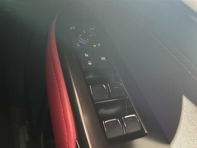レクサス ＮＸ 350 Fスポーツ 静岡県 2022(令4)年 2万km ソニックチタニウム ワンオーナー/純正ナビ/・FM/・AM/・TV/・Bluetooth/・Miracast/主要装備/・ステルスフルプロテクションフィルム/・ヘッドアップディスプレイ/・全方位カメラ/・運転席+助手席シートヒーター/・運転席+助手席ベンチレーション/・ステアリングヒーター/・黒赤革シート/・前席シートヒーター/・２０インチ純正ＡＷ/・AC100V100W電源/・衝突被害軽減システム/・レーンディパーチャーアラート/・クリアランスソナー/・ブラインドスポットモニター
