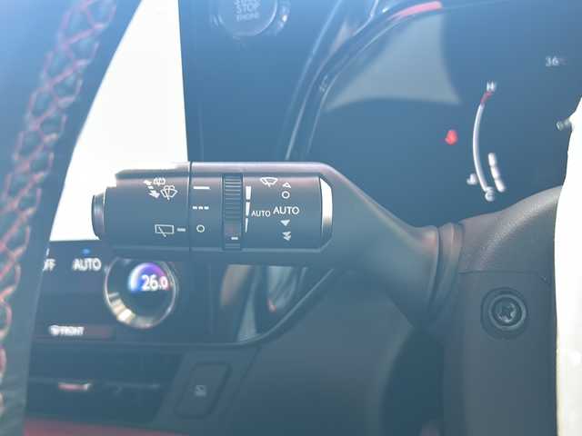 レクサス ＮＸ 350 Fスポーツ 静岡県 2022(令4)年 2万km ソニックチタニウム ワンオーナー/純正ナビ/・FM/・AM/・TV/・Bluetooth/・Miracast/主要装備/・ステルスフルプロテクションフィルム/・ヘッドアップディスプレイ/・全方位カメラ/・運転席+助手席シートヒーター/・運転席+助手席ベンチレーション/・ステアリングヒーター/・黒赤革シート/・前席シートヒーター/・２０インチ純正ＡＷ/・AC100V100W電源/・衝突被害軽減システム/・レーンディパーチャーアラート/・クリアランスソナー/・ブラインドスポットモニター