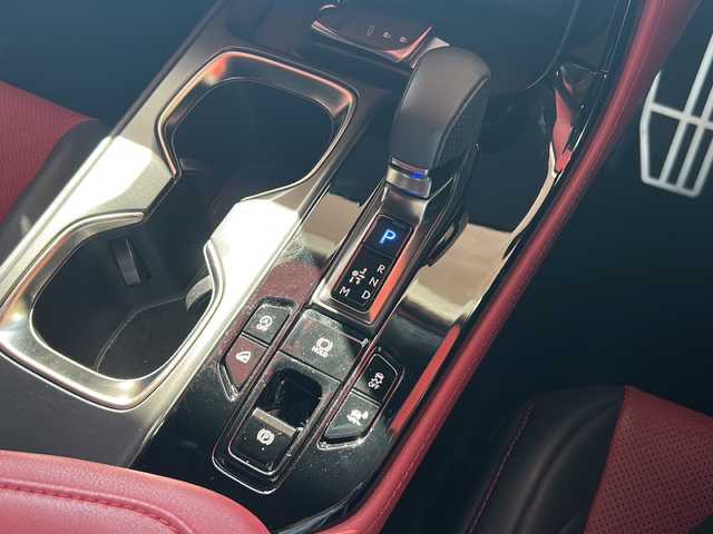 レクサス ＮＸ 350 Fスポーツ 静岡県 2022(令4)年 2万km ソニックチタニウム ワンオーナー/純正ナビ/・FM/・AM/・TV/・Bluetooth/・Miracast/主要装備/・ステルスフルプロテクションフィルム/・ヘッドアップディスプレイ/・全方位カメラ/・運転席+助手席シートヒーター/・運転席+助手席ベンチレーション/・ステアリングヒーター/・黒赤革シート/・前席シートヒーター/・２０インチ純正ＡＷ/・AC100V100W電源/・衝突被害軽減システム/・レーンディパーチャーアラート/・クリアランスソナー/・ブラインドスポットモニター