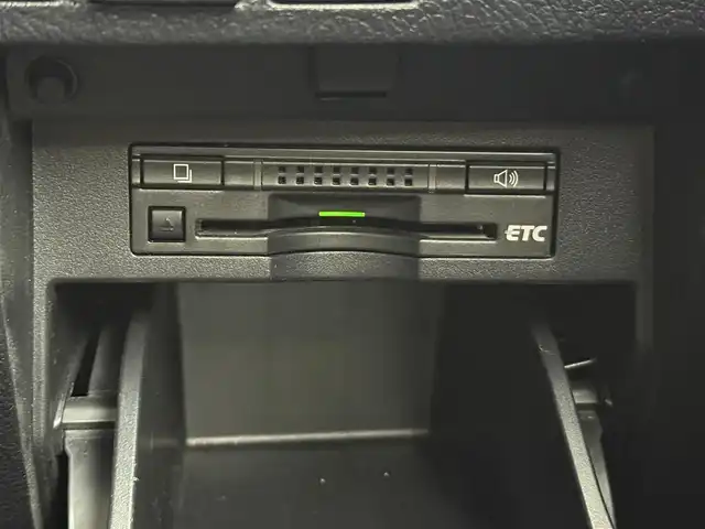 トヨタ ヴェルファイア Z 愛知県 2015(平27)年 7.3万km ブラック トヨタセーフティーセンス/クルーズコントロール/純正ナビ/・Bluetooth/・フルセグTV/・AM/FM/ＡＬＰＩＮＥフリップダウンモニター/片側パワースライドドア/革巻きステアリング/ステアリングリモコン/前後ドラレコ/電子パーキング/ブレーキホールド/ビルトインETC/三列シート/8人乗り/バックカメラ/フォグランプ/AUTOライト