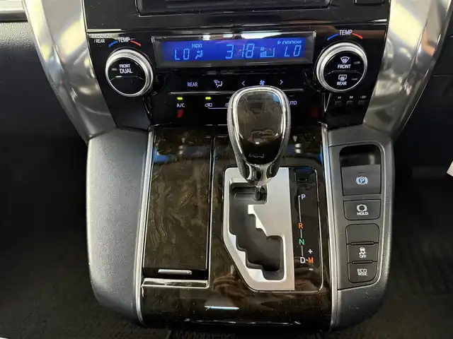 トヨタ ヴェルファイア Z 愛知県 2015(平27)年 7.3万km ブラック トヨタセーフティーセンス/クルーズコントロール/純正ナビ/・Bluetooth/・フルセグTV/・AM/FM/ＡＬＰＩＮＥフリップダウンモニター/片側パワースライドドア/革巻きステアリング/ステアリングリモコン/前後ドラレコ/電子パーキング/ブレーキホールド/ビルトインETC/三列シート/8人乗り/バックカメラ/フォグランプ/AUTOライト